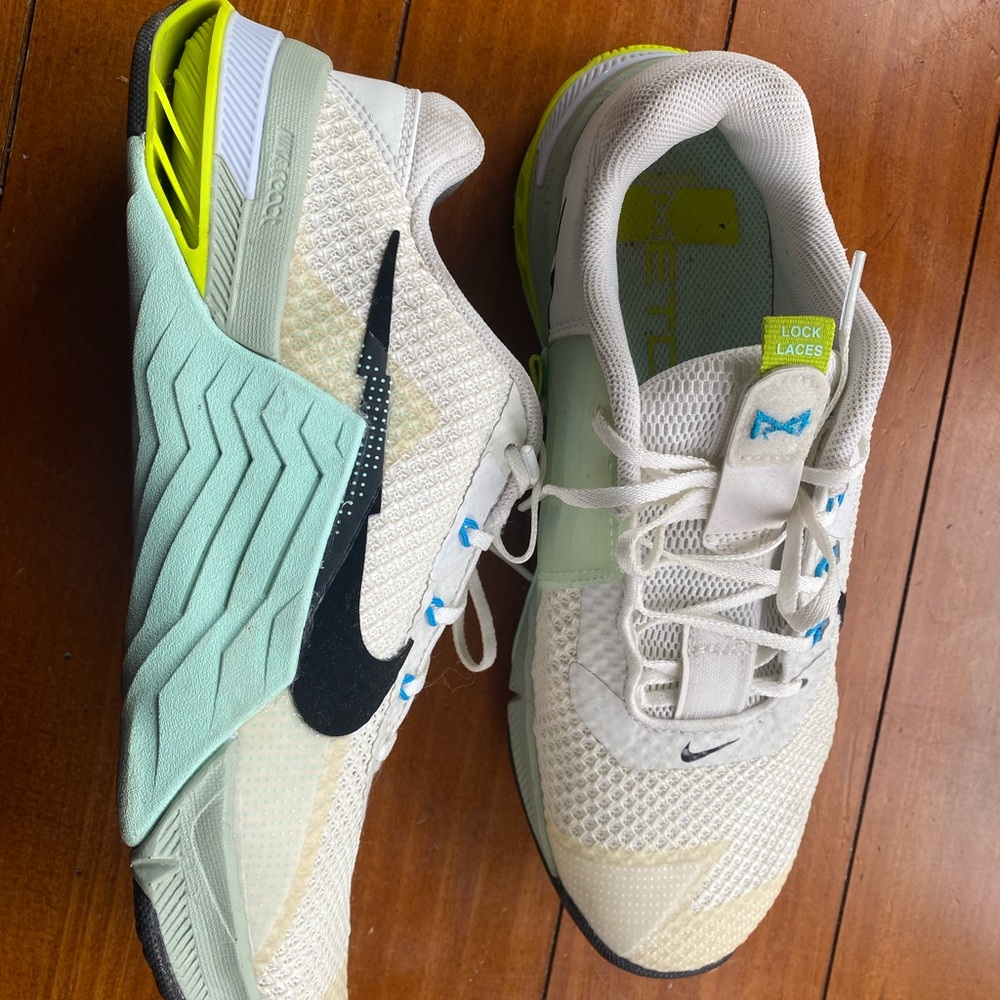Nike Cream and Green Athletic Shoes with Breathable Mesh